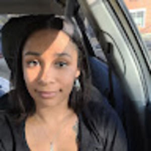 Meet your Posher, Desiree